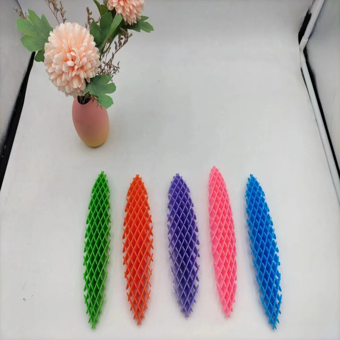 2024 New Fidget Toys 3D Deformation Elastic Mesh Morf Worm Fidget Toy