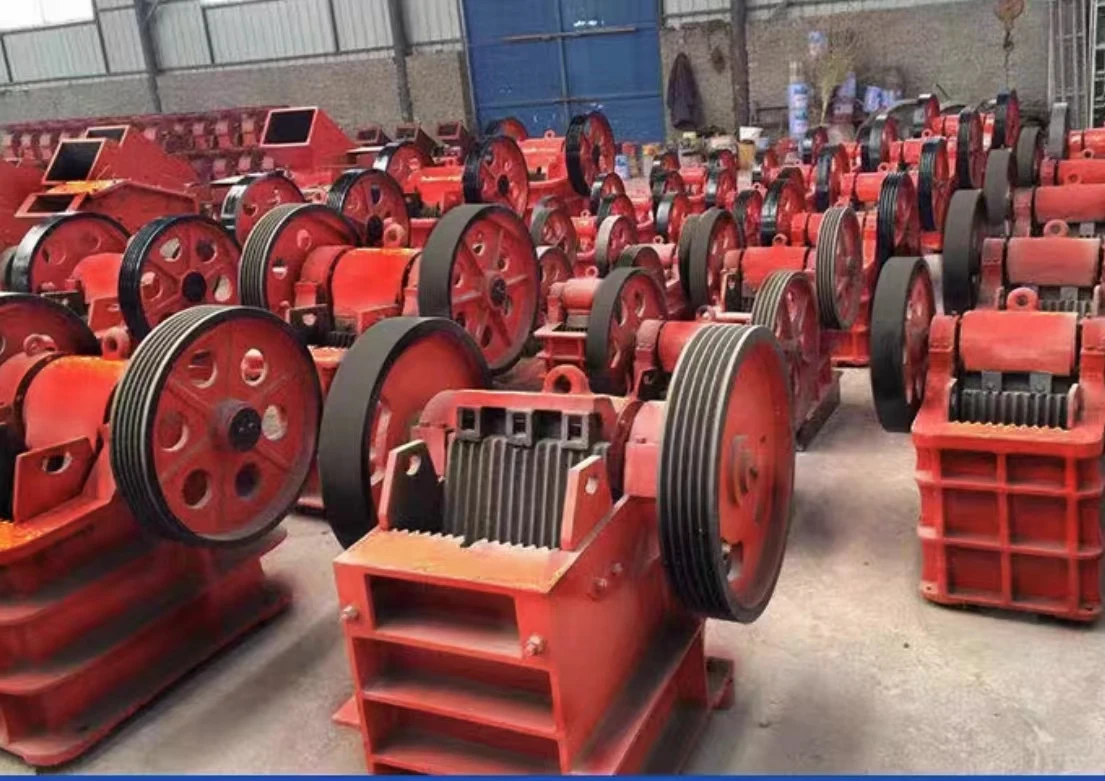 Small jaw crusher with diesel engine OR electric motor Mobile stone crusher machine