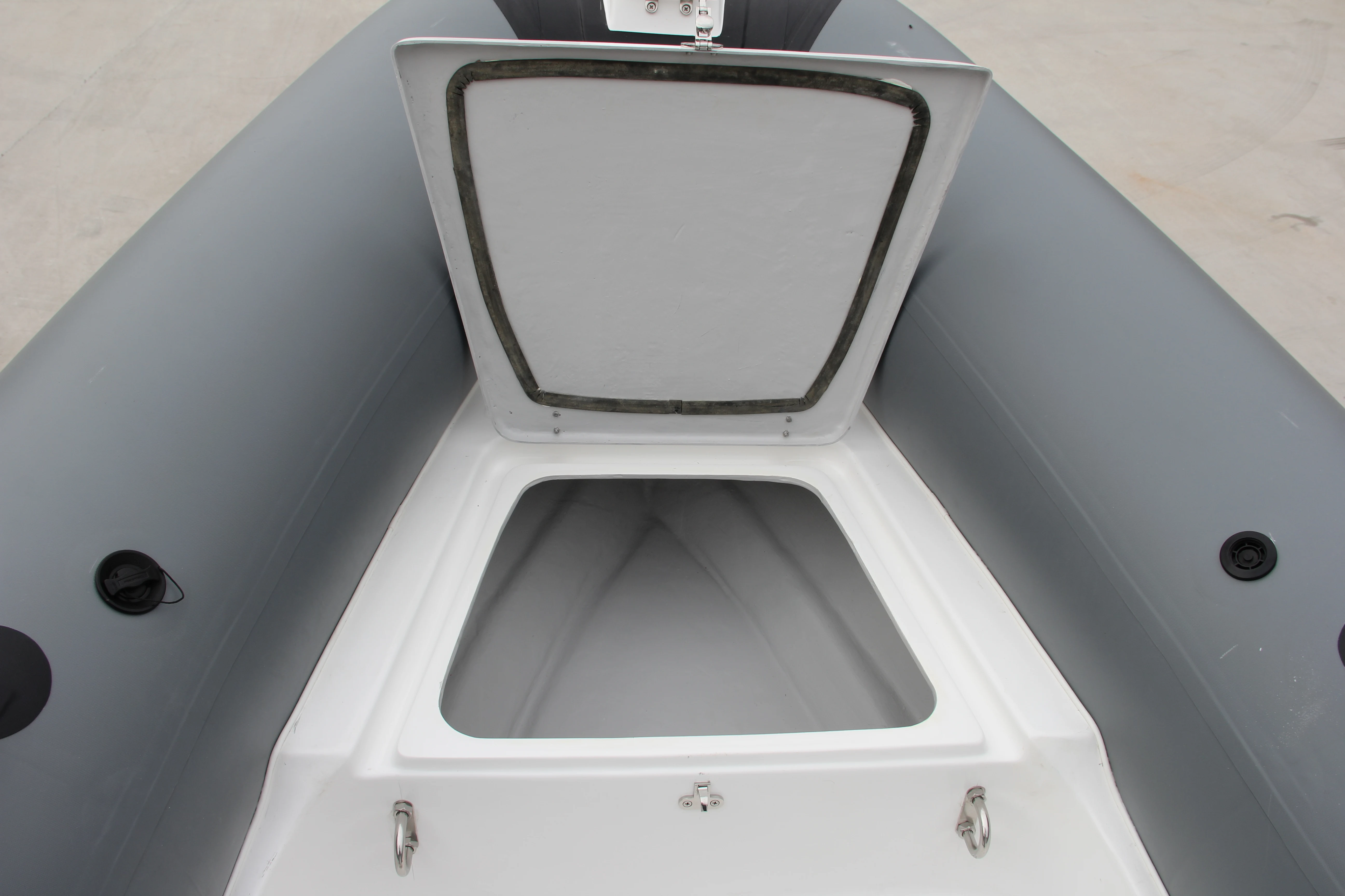 17.5ft 5.4m fiberglass fishing boat small luxury yacht cabin cruiser yacht luxury boat with engine