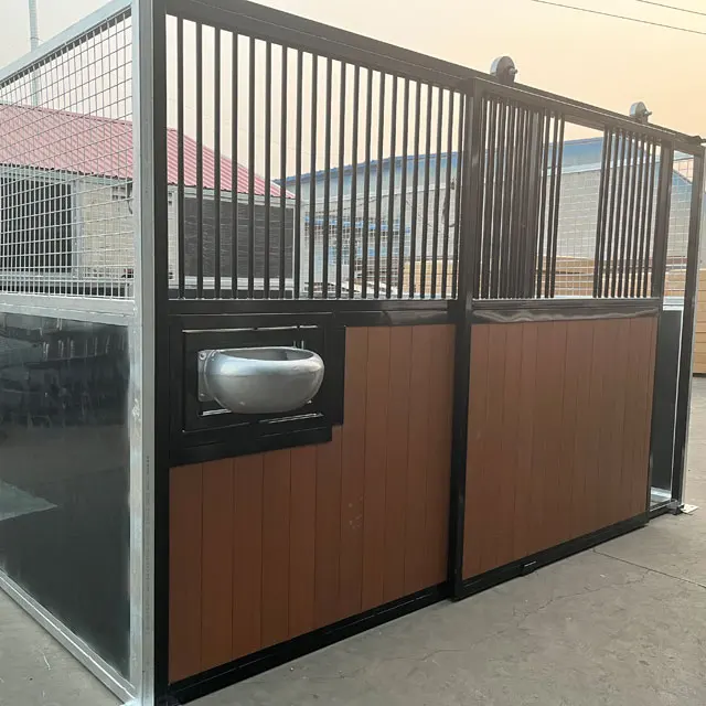 Производитель 12x12ft производитель Бамбуковая сосна индивидуальный стиль конюшня фасады