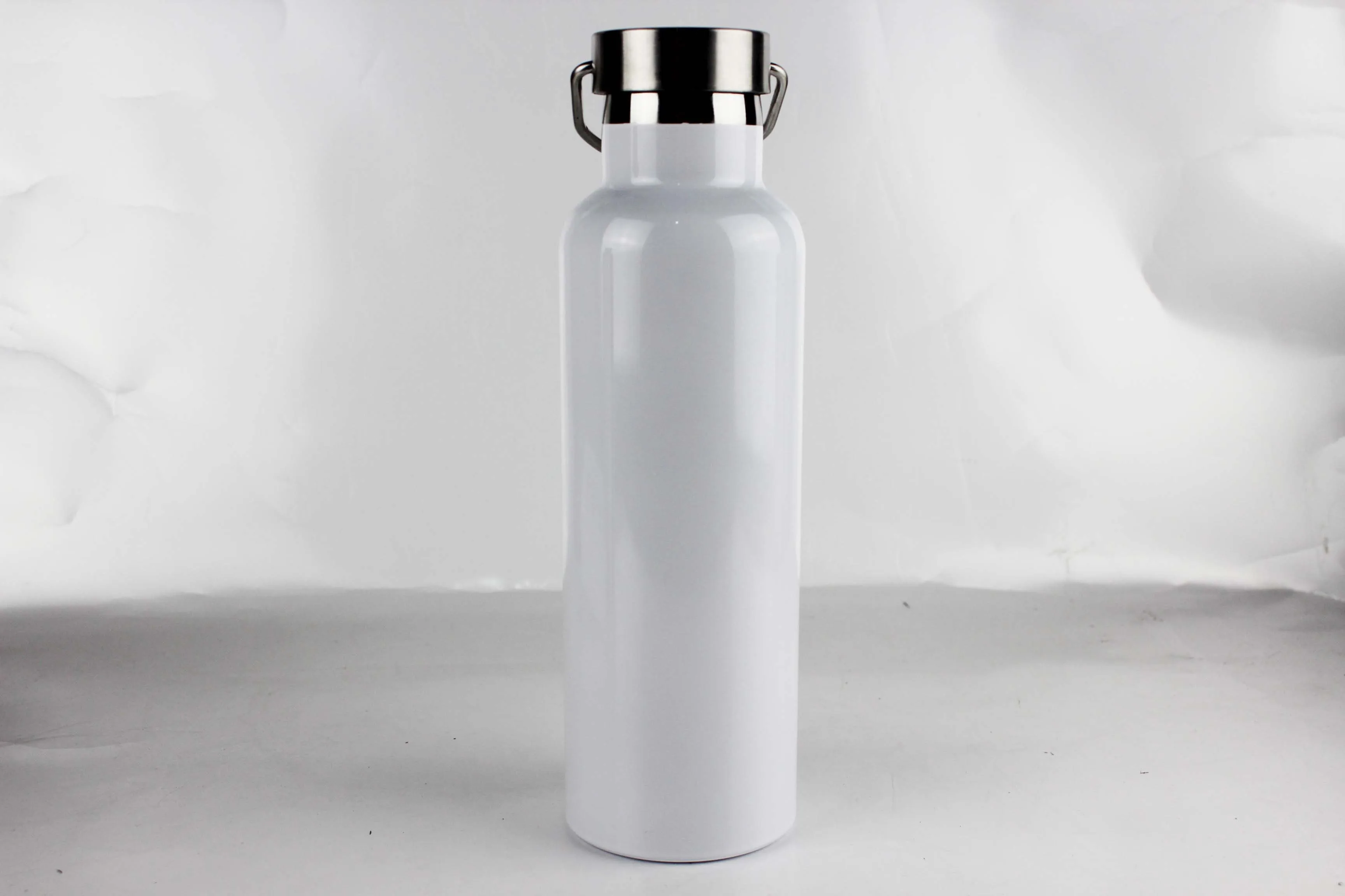 В наличии 500 мл 750 индивидуальные любых цветов высококачественные вакуумные изолированные из нержавеющей стали 304 спортивные бутылки для воды с бамбуковой крышкой