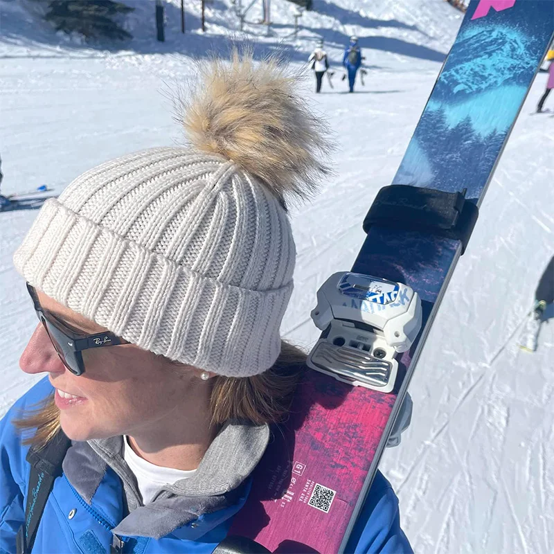 Universal Fit Hook and Loop Fasteners Mountain Essential Ski Wrap Straps with Easy-Pull Tab