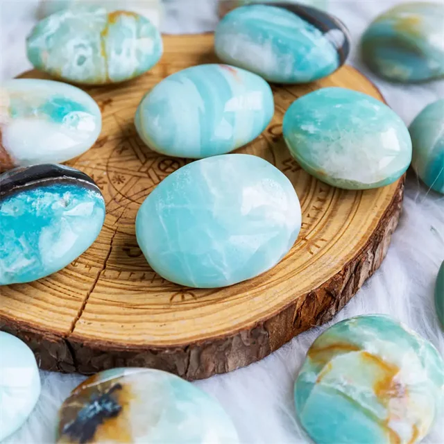 Wholesale Premium Crystals Quartz Spiritual Healing Palm Stones Natur Sky Blue Caribbean Calcite Polished Stone Palms for Decor