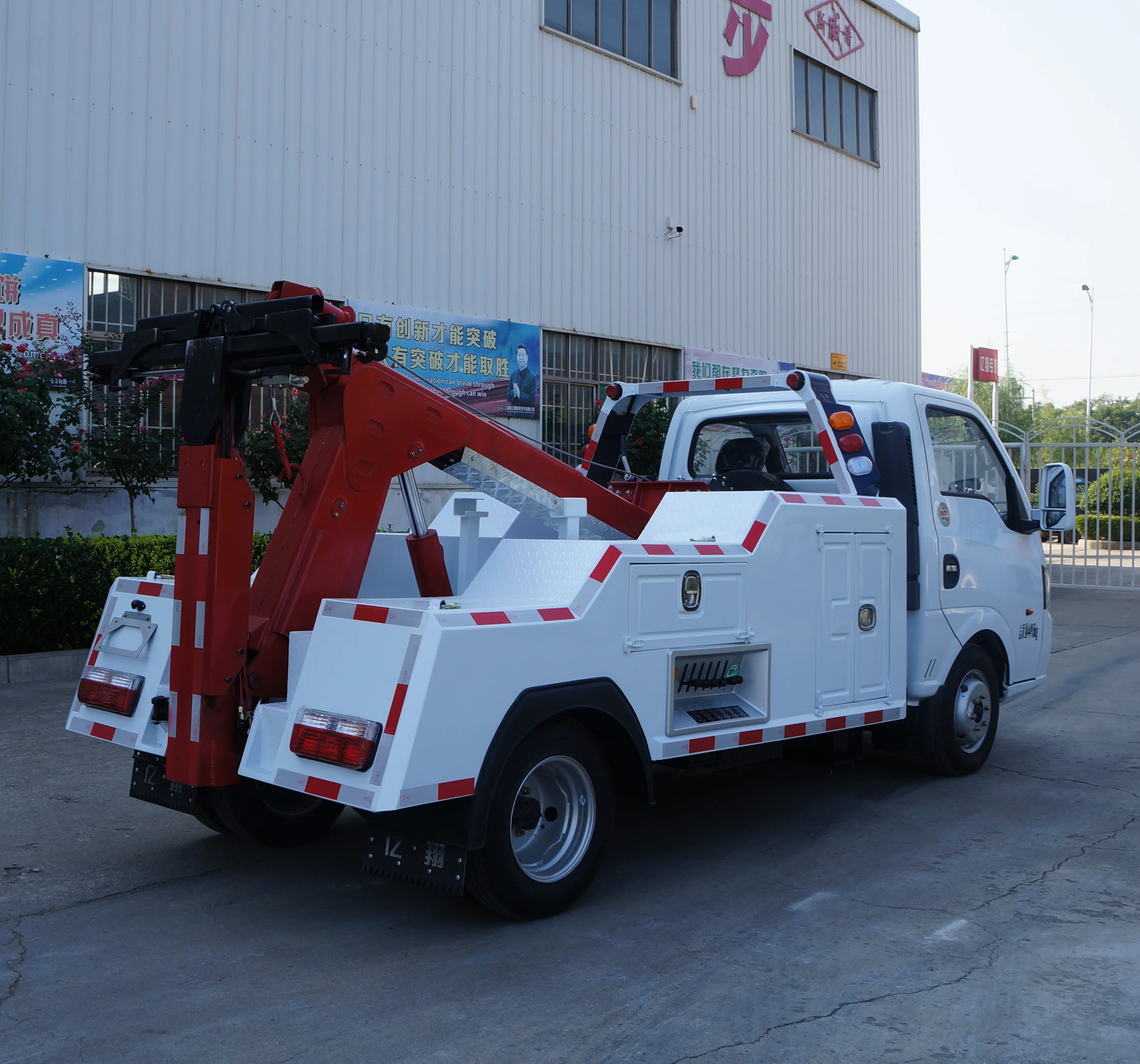 DongFeng tuyi 5T Tractor New design towing trucks flat bed slide recovery platform wrecker truck