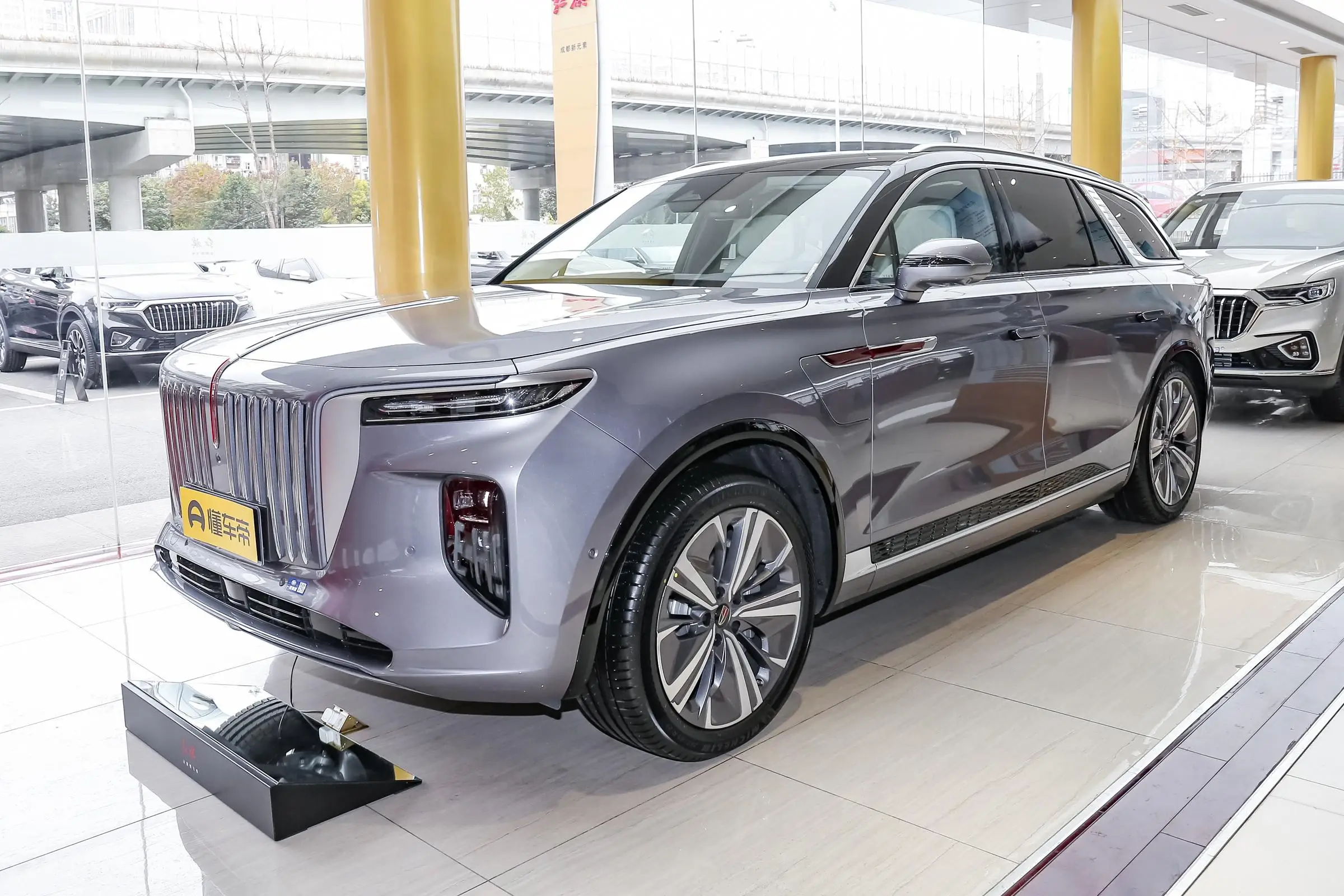 Hongqi e-hs9 diesel 4 weel electric car fast ship large suv cars flagship enjoyment ve fast speed commercial vehicles