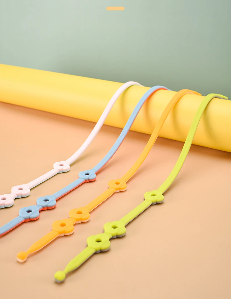 Professional safety Baby Toy Secure Straps Baby Leather Chain Toddler Bottle Toy Harness Straps Silicone Pacifier Clips