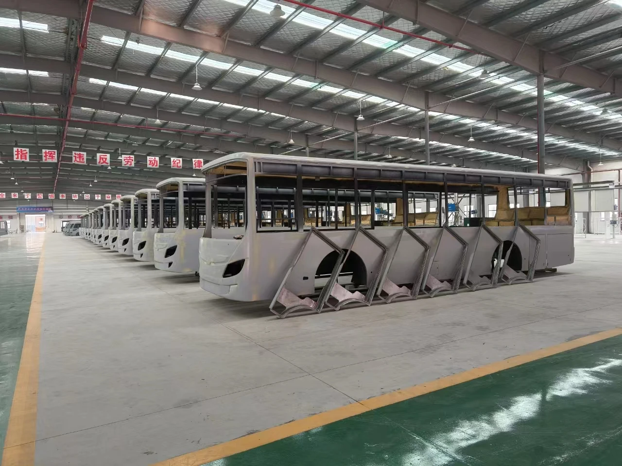 Custom Service electrical 45 Seats Closing windows and Sliding Doors Coaster Bus Toyota Coaster Passenger Bus For sale