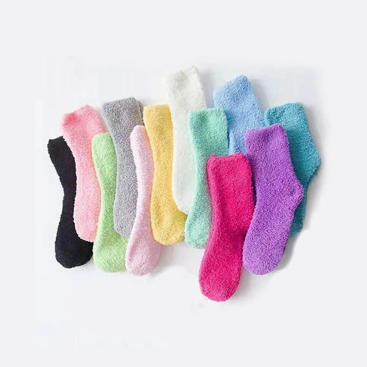 Factory manufacture solid bright candy color match feather yarn crew sock for lady in winter