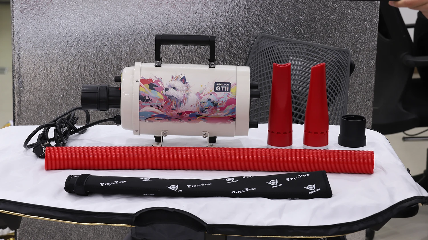 Adjustable wind speed/temperature High power fast drying pet hair dryer Novelty Designed AMETEK motor Pet bath blower