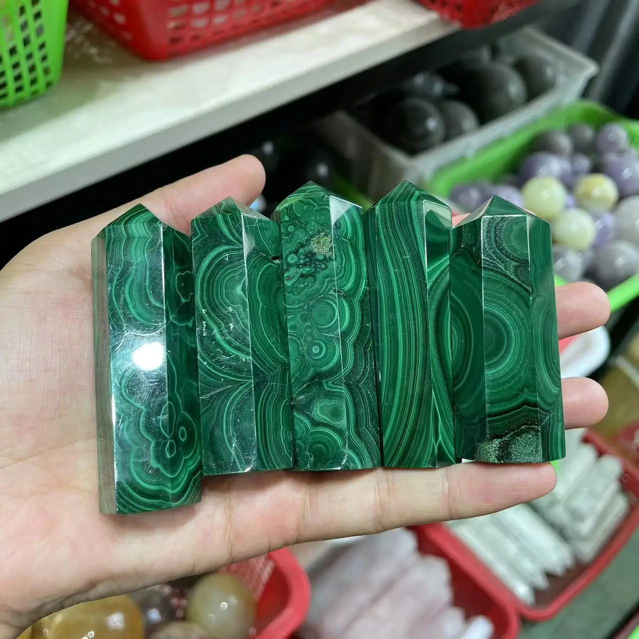 Wholesale Natural engraveable products Crystal Tower Point High Quality Malachite rock Stone green wand stone for fengshui