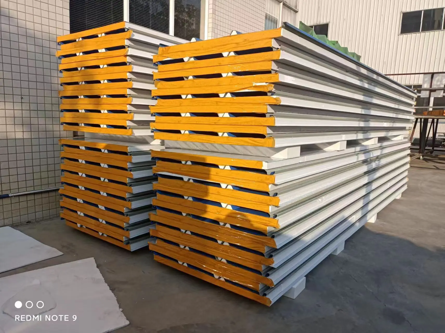 Factory Price Warehouse Insulated Eps Sandwich Panel Roof Panel Metal CE Modern Color Steel Offwhite/green/ RAL Prepainted