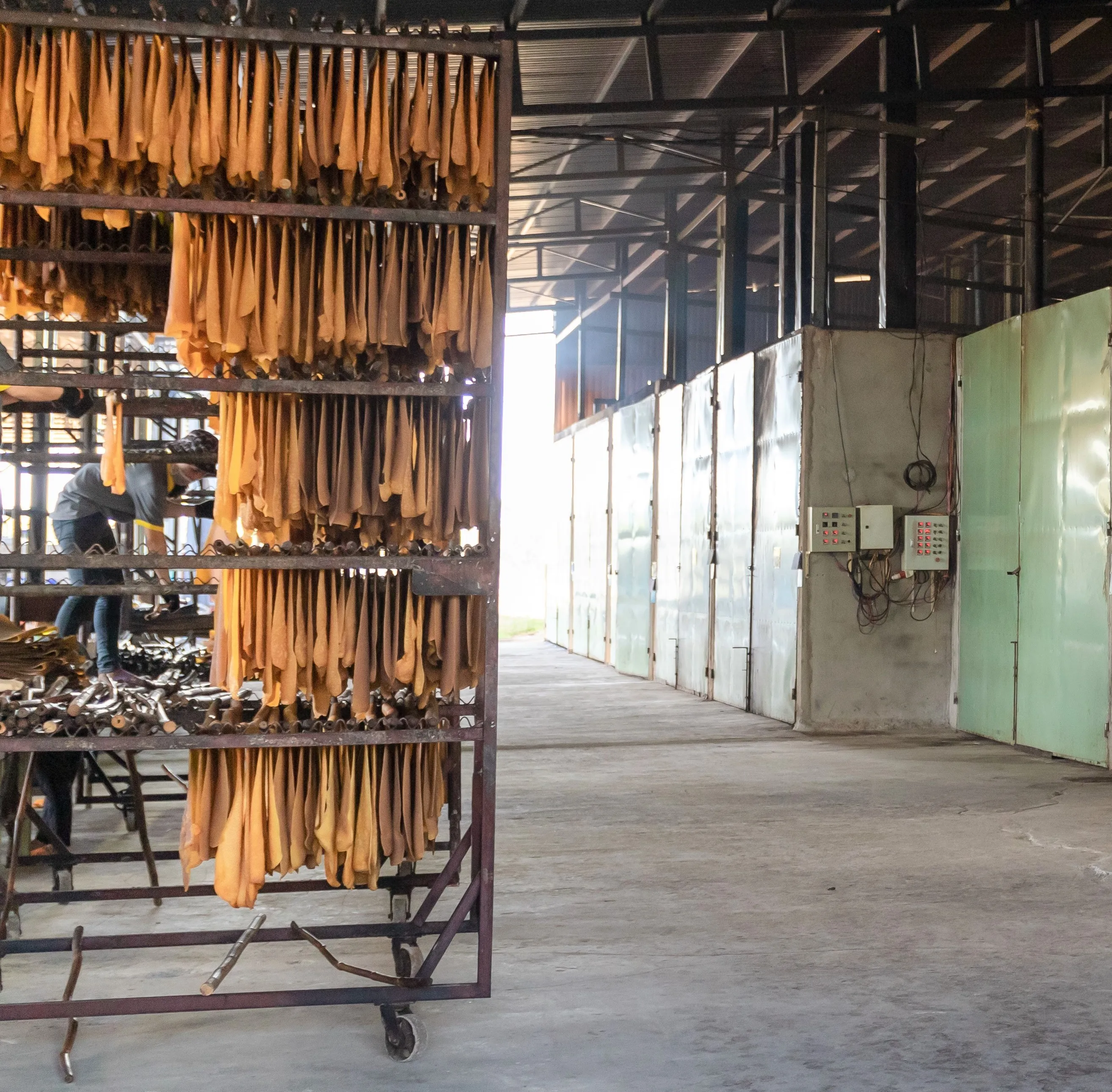 NATURAL RUBBER RSS3 - STANDARD VIETNAM RUBBER - RAW MATERIAL RUBBER RIBBED SMOKED SHEET HIGH QUALITY