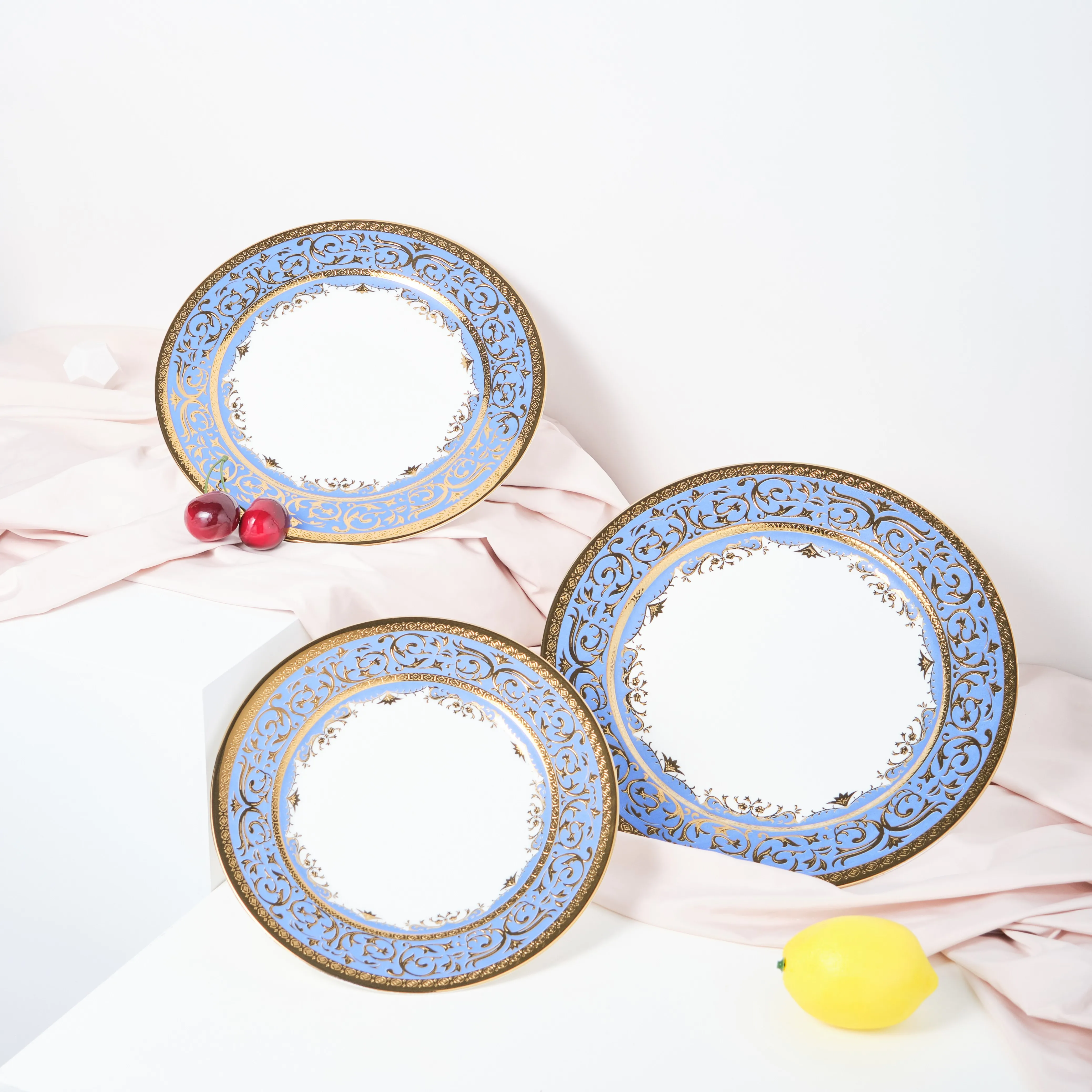 Luxury dubai dinnerware porcelain wedding gold blue decal ceramic bone china dinner plates set