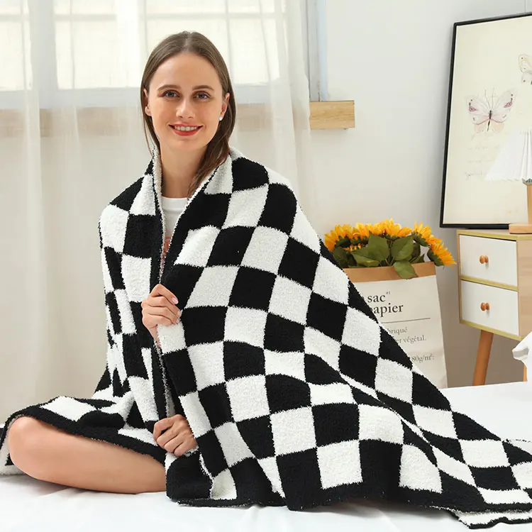 High Quality Checkered Checkerboard Plaid Sherpa Fleece Throw Blankets in Winter