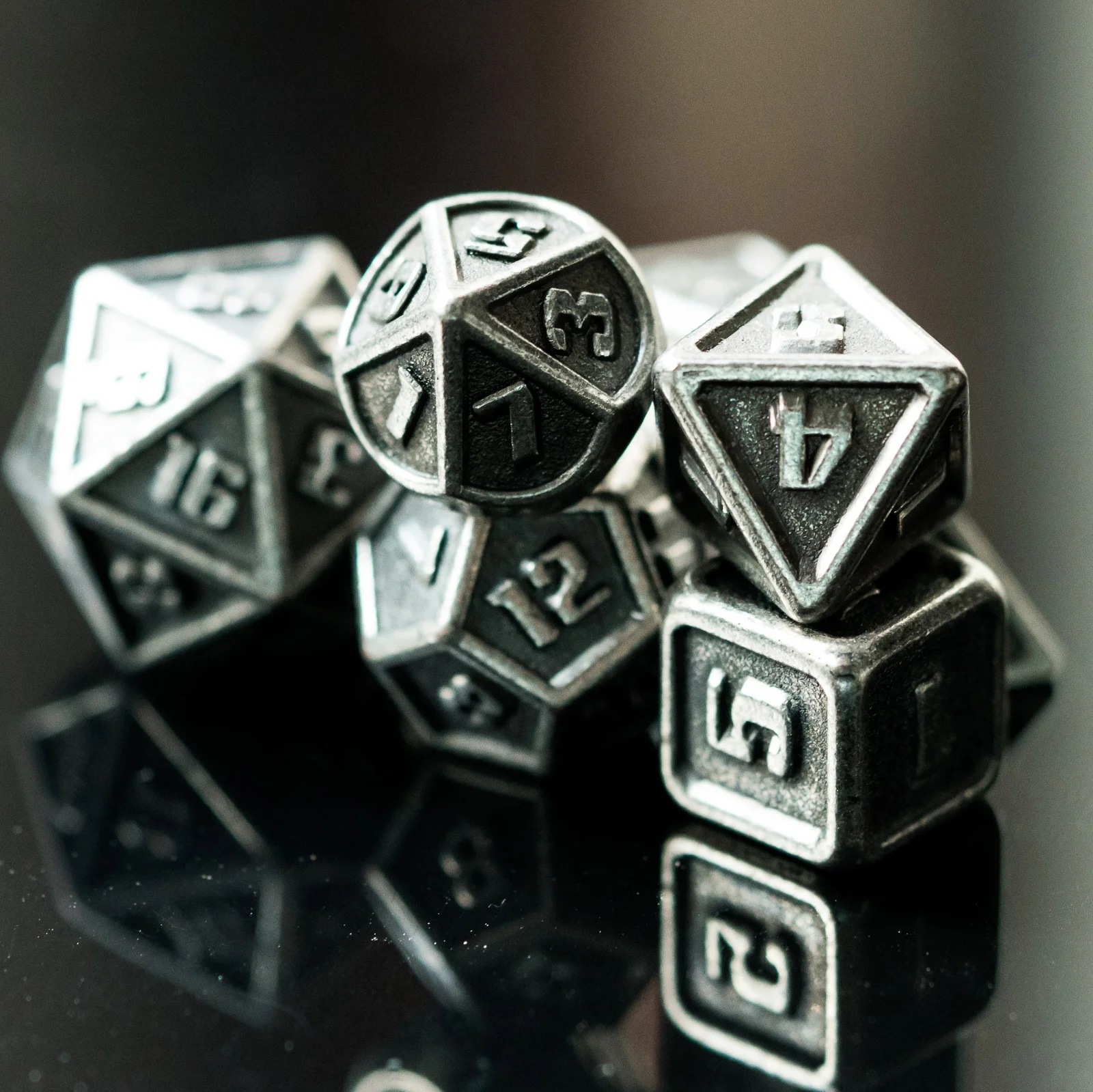 Udixi Мини Металлические многогранные игральные кости для ролевых игр MTG Подземелья и Драконы набор высококачественных костей 10