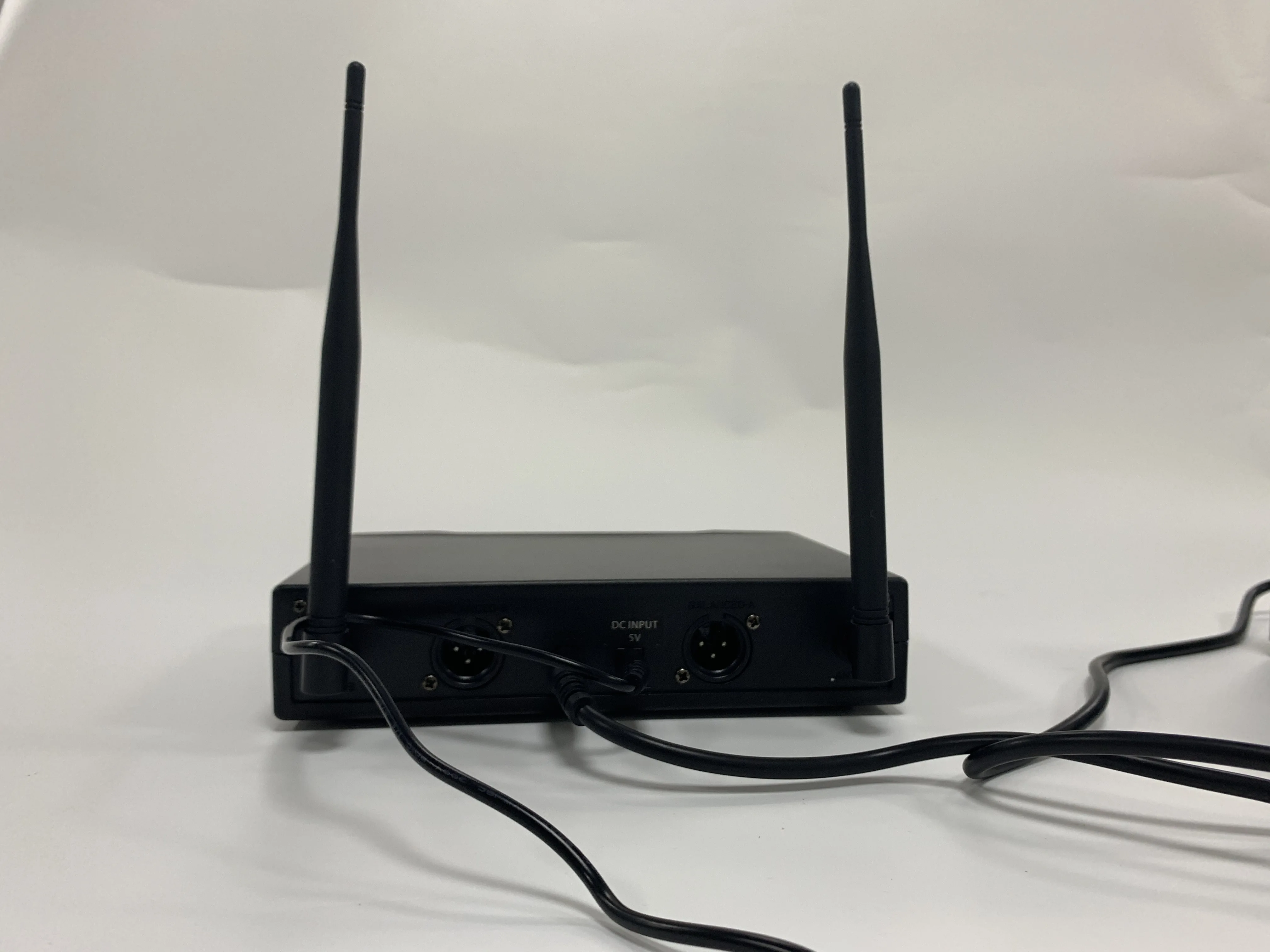 Профессиональная Беспроводная микрофонная система UHF с Bluetooth-динамиком