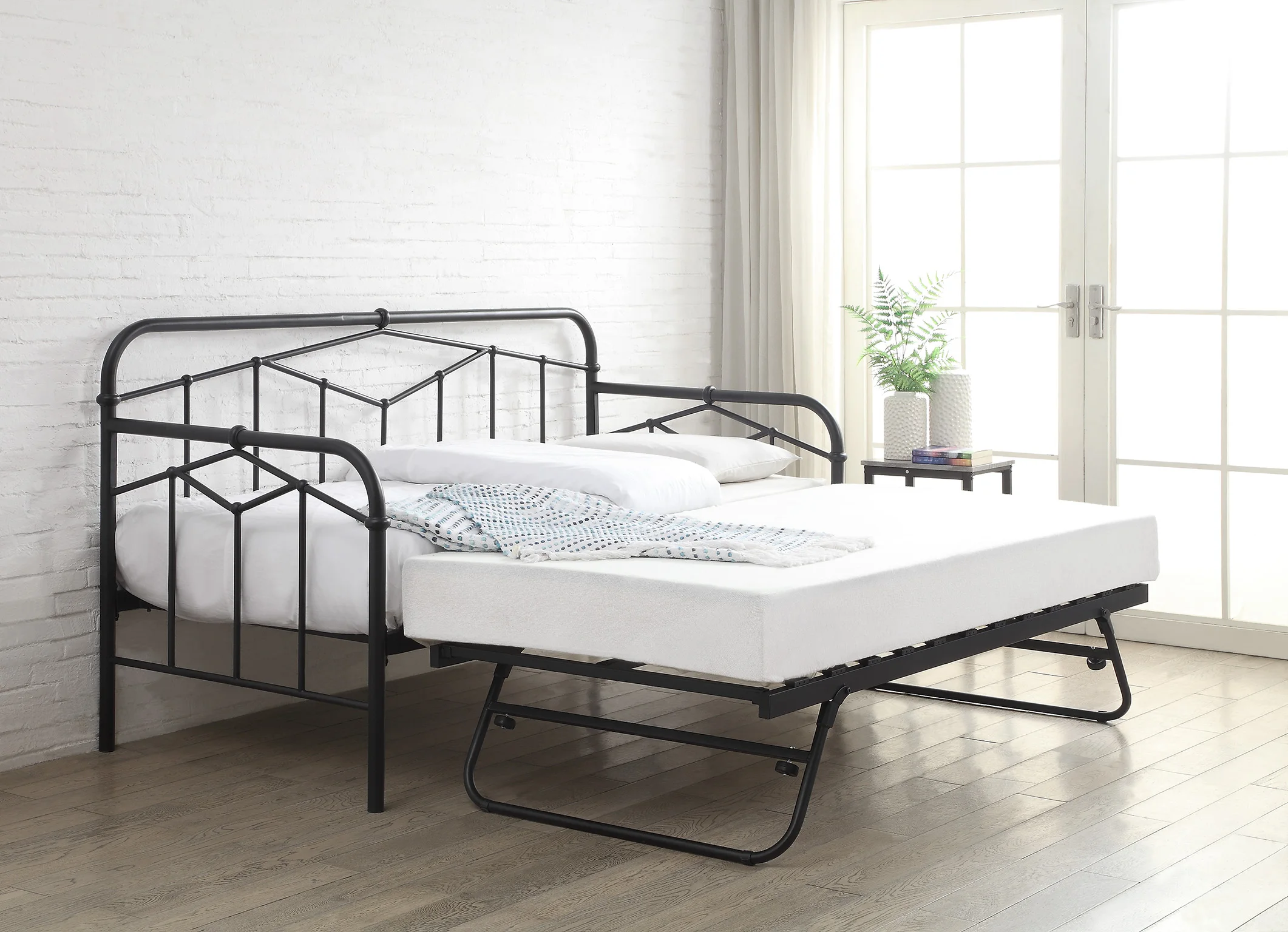 Best Selling Classic Modern style Single size Black bronze Wrought iron Sofa bed Metal bed with trundle
