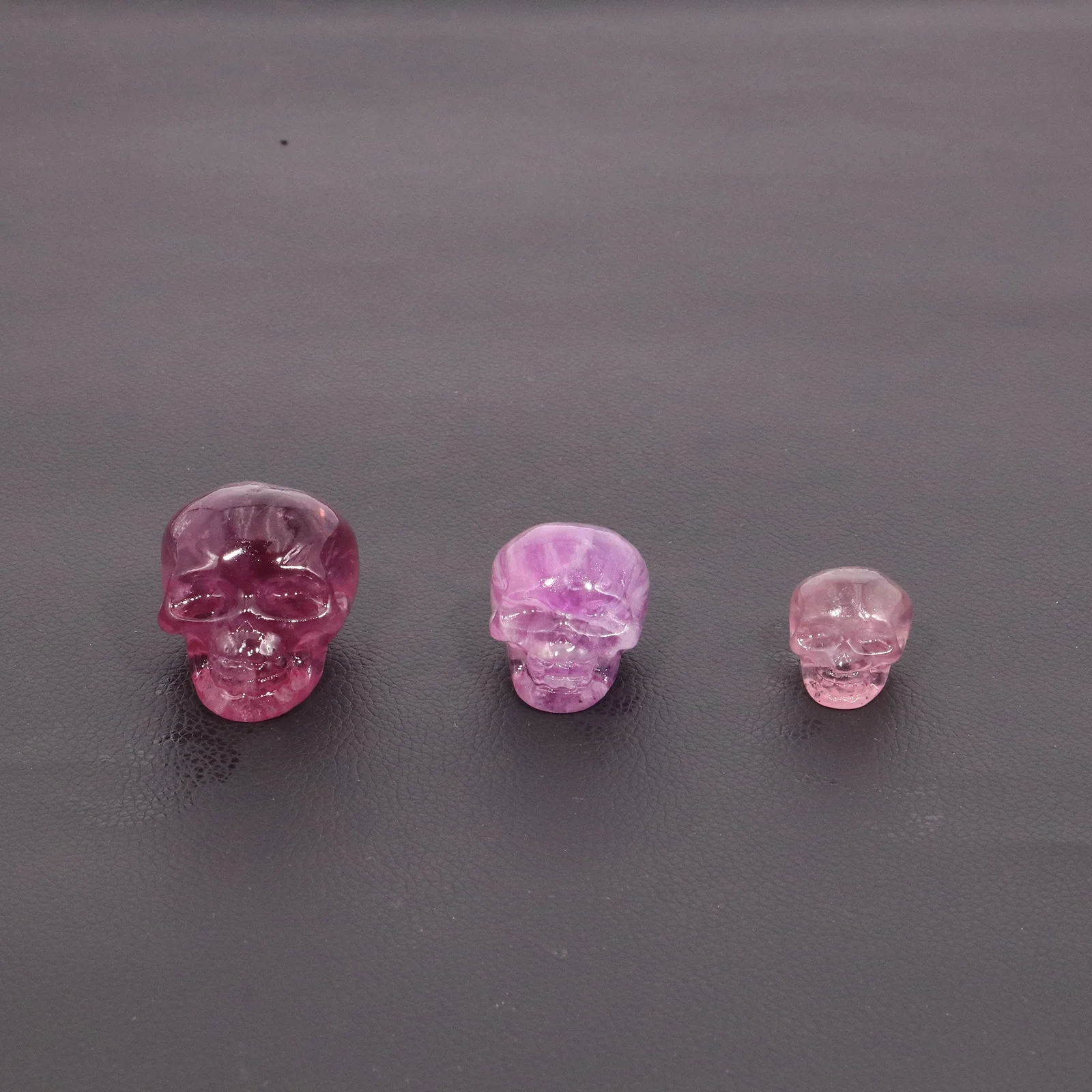 1pc natural hand carved skull Fashion fluorite crystal skull for home decoration Halloween gift office collection