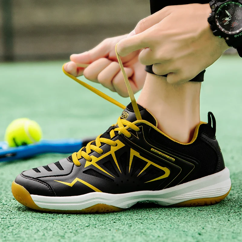 2022 Breathable non marking outdoor fashion sports tennis badminton shoes for men