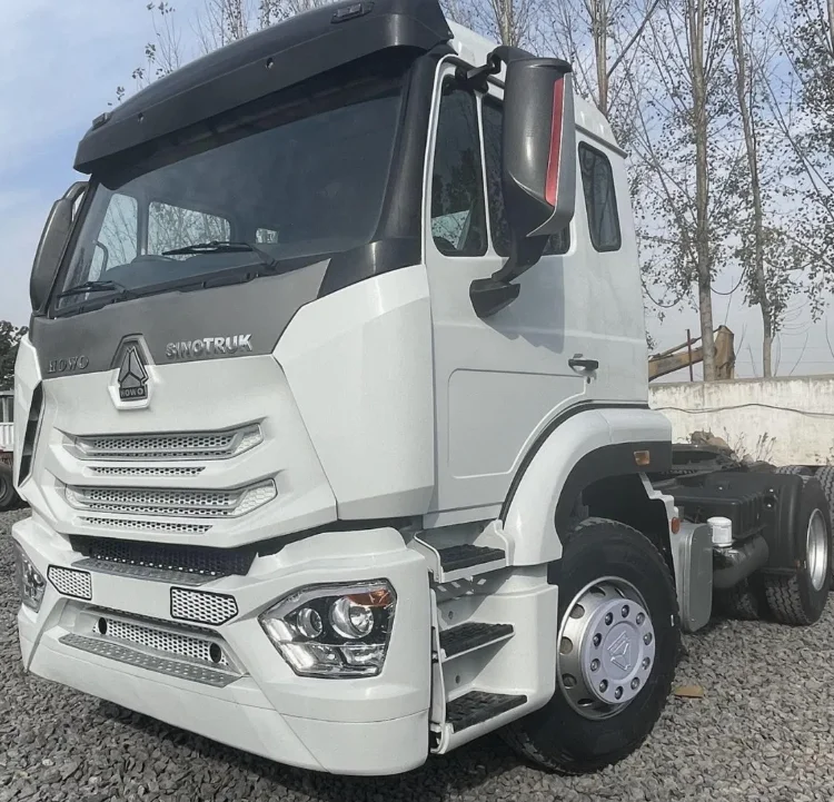 Sinotruck International Used 6X4 HOWO Tractor Truck Trailer Head Tractor