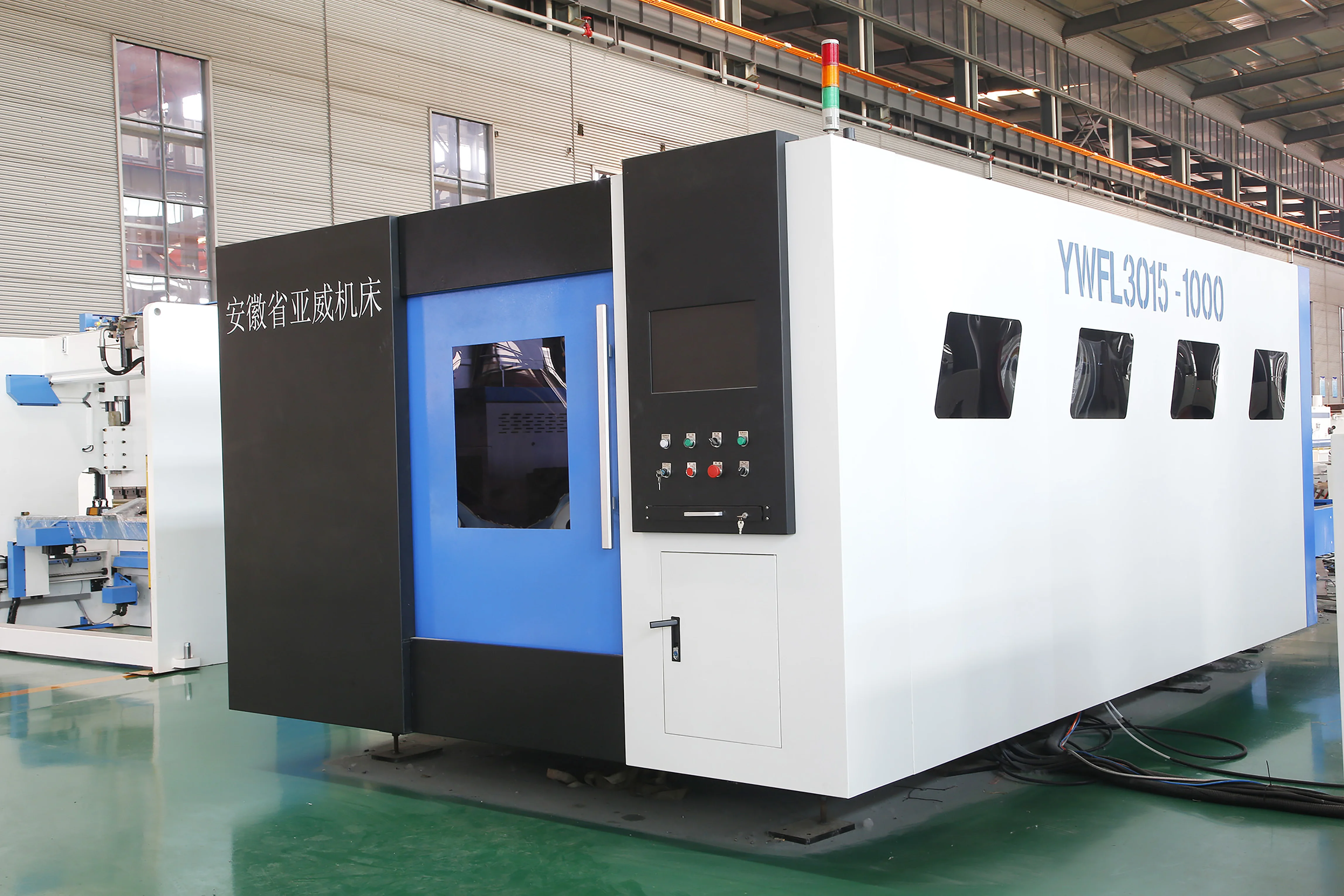 AHYW High Precision Full Cover Fiber Laser Cutting Machine YWFL 4020 3000W for Metal Processing