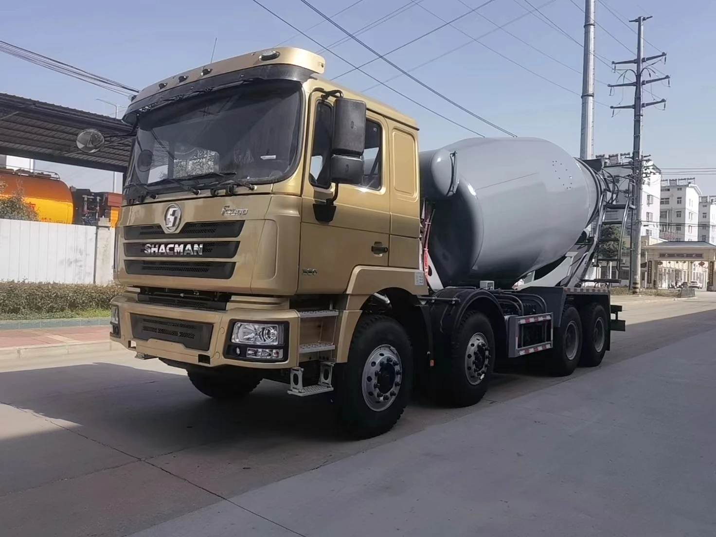 Best Priced Large 14 Cubic Meter Mobile Self Loading Concrete Mixer Truck for Construction Purposes