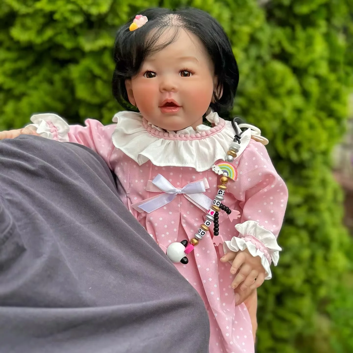Hot Sale Elegant Black Hair Shiny Eyes Smiling Angel Cute Little Girl Reborn Doll 22 Inch 55cm Realistic Newborn Doll