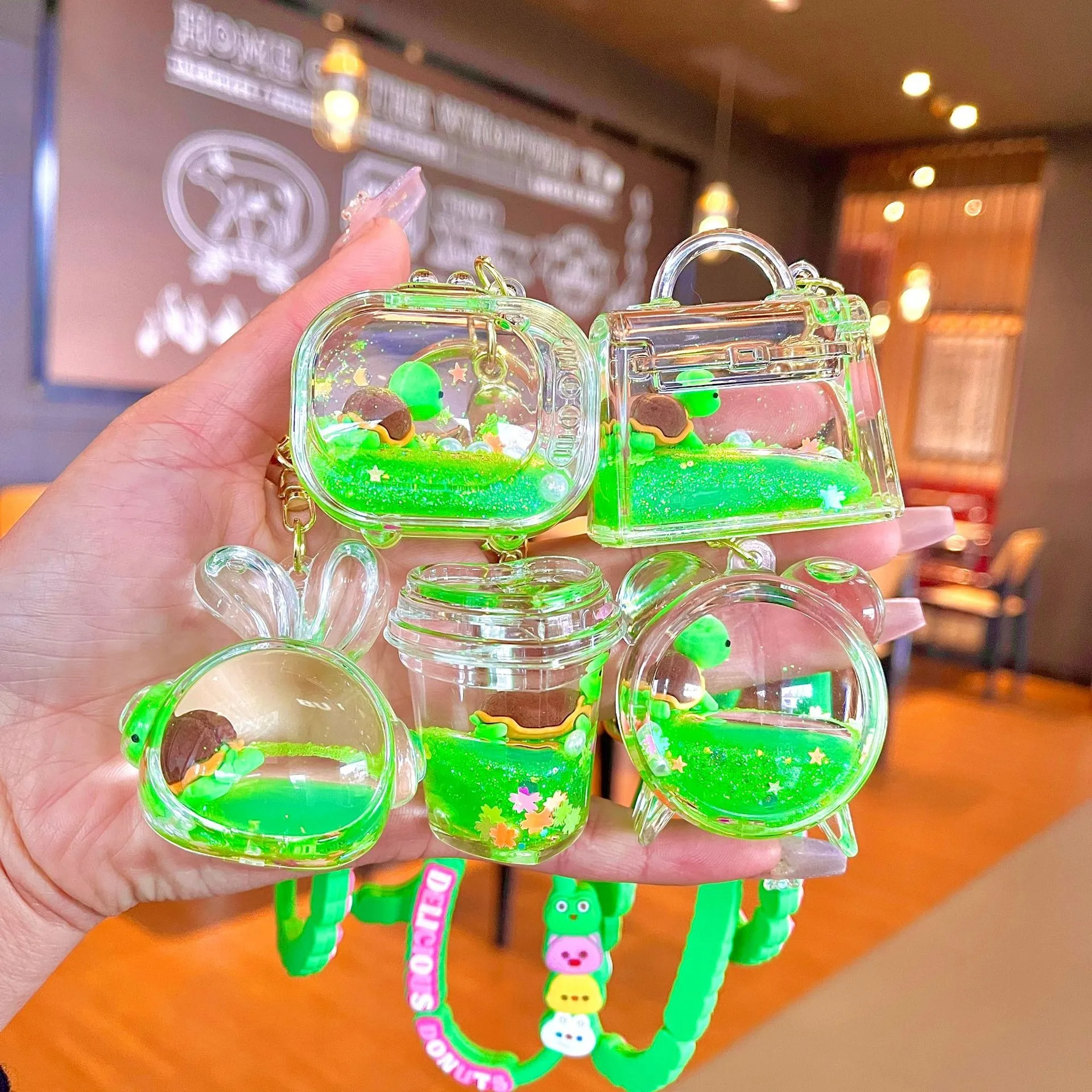 2024 New Creative Design Student School Bag Pendant Cute Green Underwater World Oil Into Bottle Bag Cup Floating Turtle Keychain