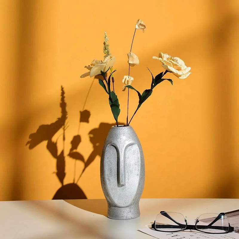 
Modern Minimalist Vase Ceramic Abstract Vase Creative Black and White Human Face vase 