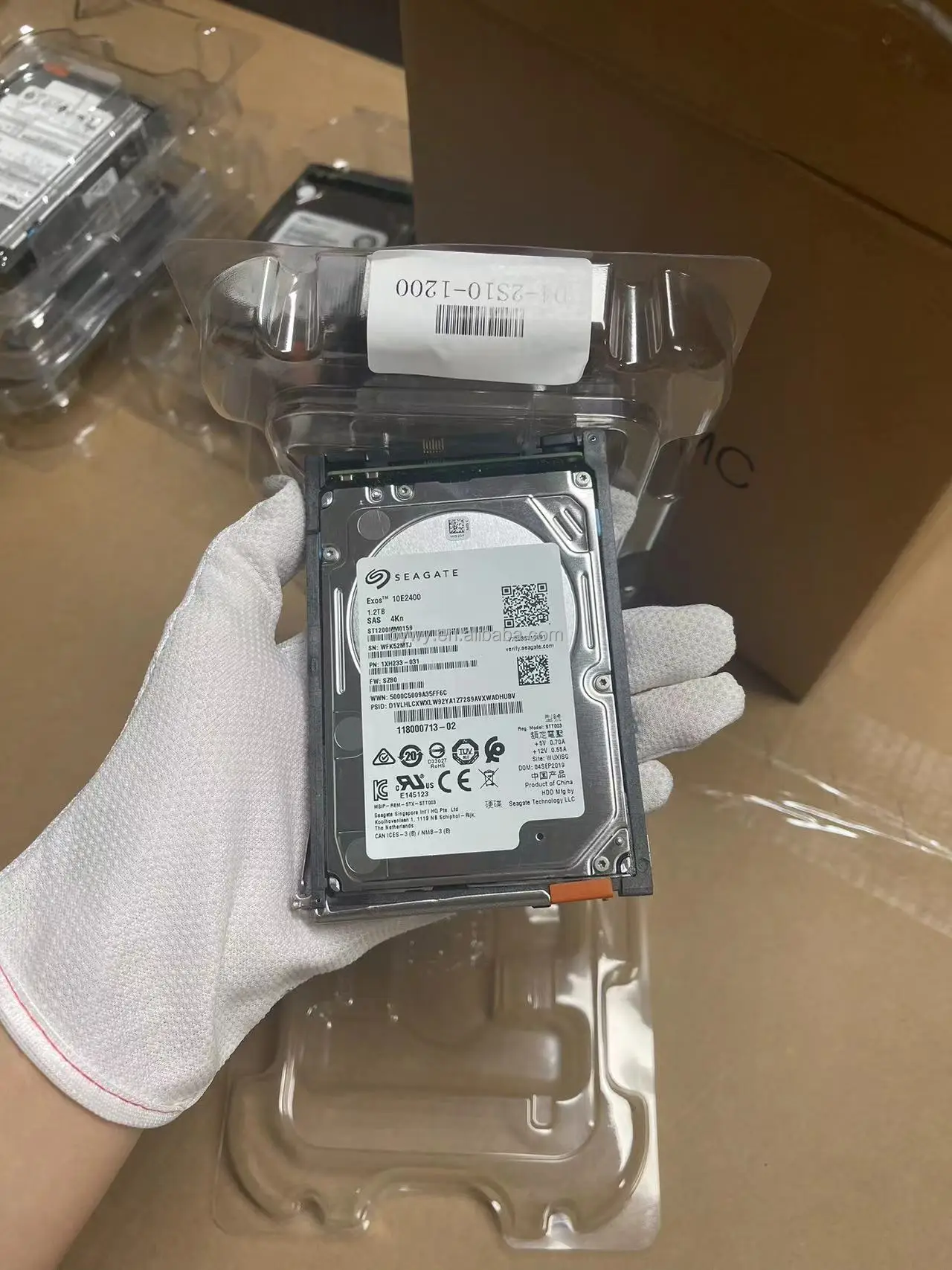 Original 1.2TB 10K D4-2S10-1200 12GB SAS HDD Hard Disk 005053152 005053153 Solid State Disk Ssd For EMC Unity 380 480 680 880