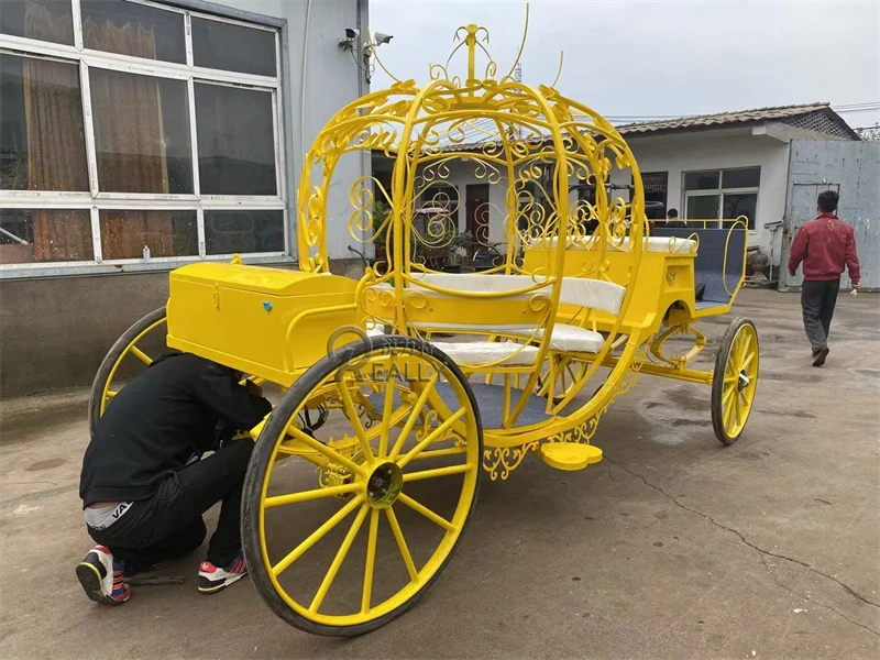 Electric Sightseeing Horse Carriage Horse Wagon Horse Carts Royal Wedding Tricycle