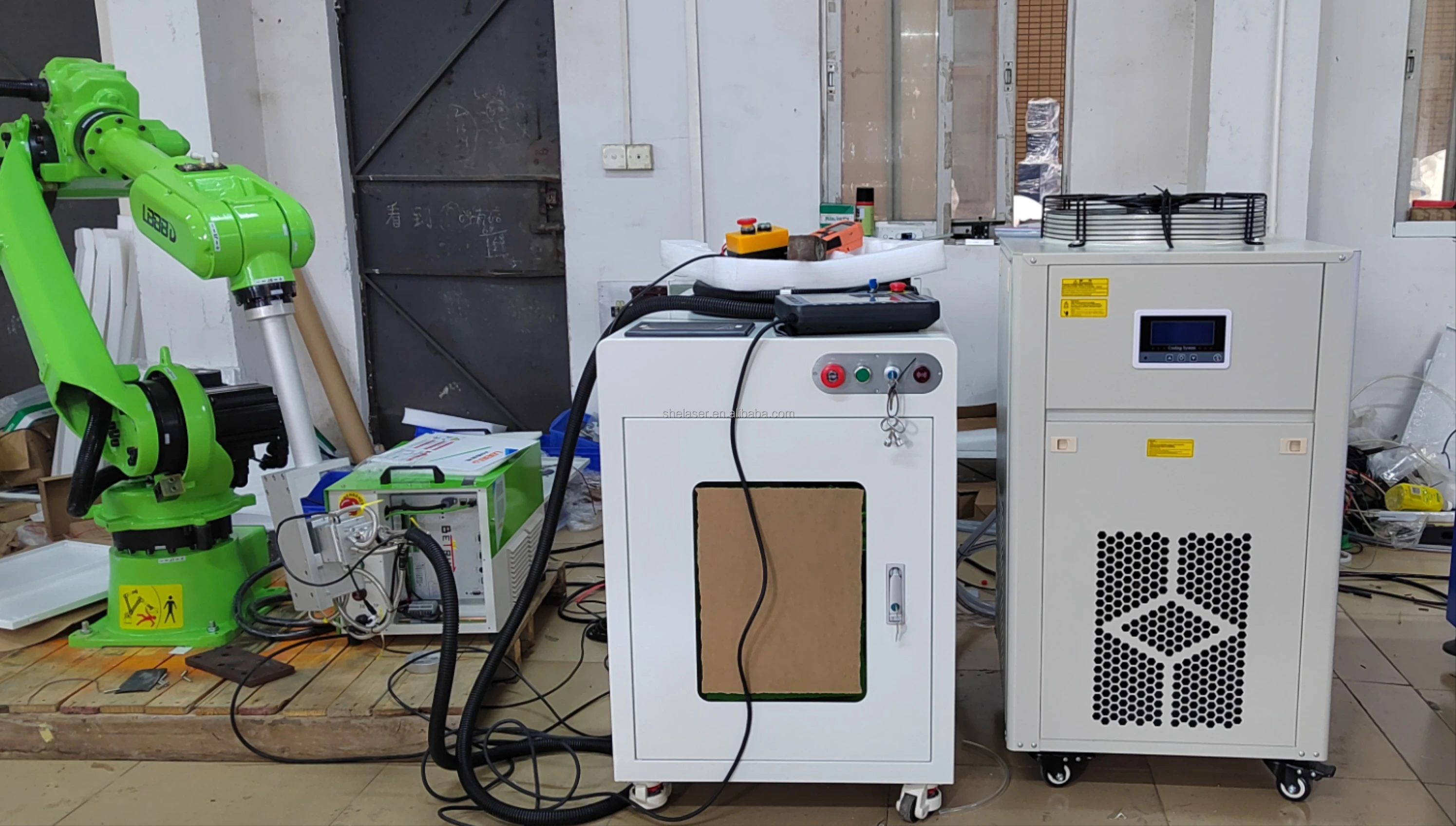 3000w High tech laser quenching machine for mold gear guide Saw blade shearing blade with robot laser haedening machine