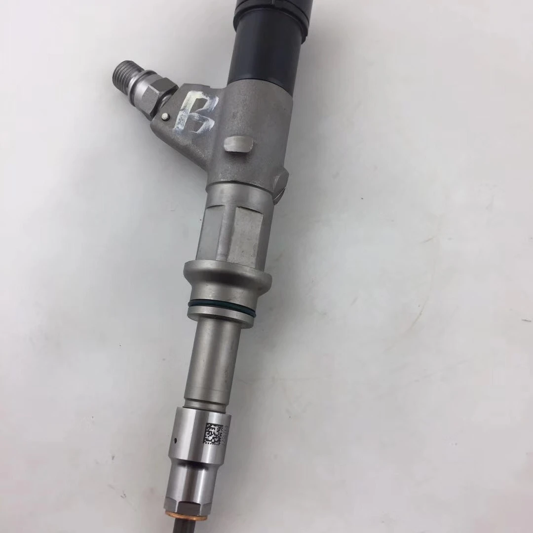 Common Rail Injector Solenoid Valve Nozzle Engine Parts Fuel  Injector 4307475