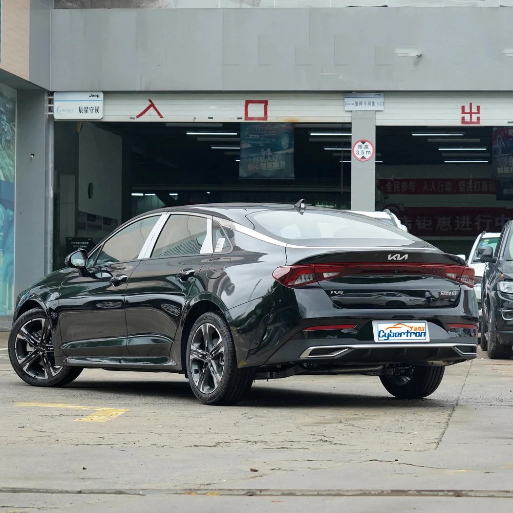 2024 продажа KIA K5 модели автомобилей сделано в Китае 5 мест дверей kia k5 бензиновый автомобиль