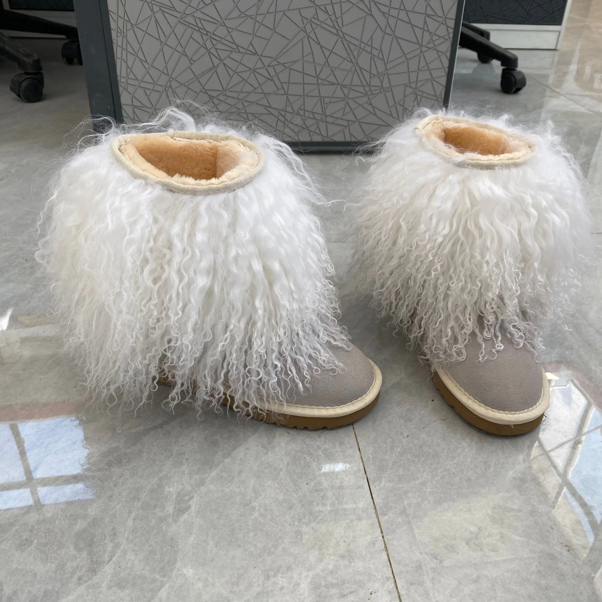 
2021 New Best seller fashion winter warm sheepskin fur boot shoes black color Real Mongolian Curly Lamb snow boots for women 