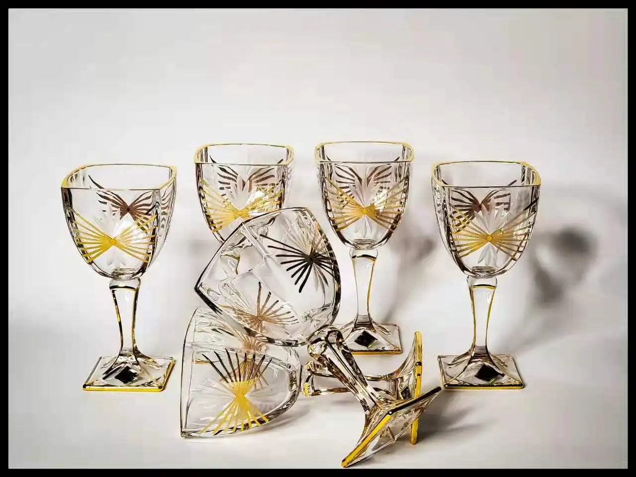 Arabic Hot Sale Fashion Vintage Style Colored Gold Painting Lead-Free Crystal Glassware Cocktail Cup Glass Goblet