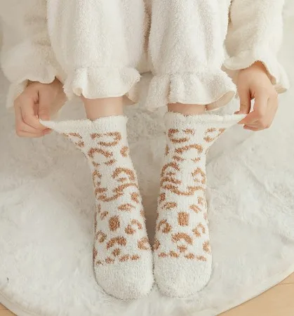 Warm Thicken Leopard Women Tube Winter Fluffy Socks Sleeping Floor Crew Hosiery Home Cozy Socks for Women