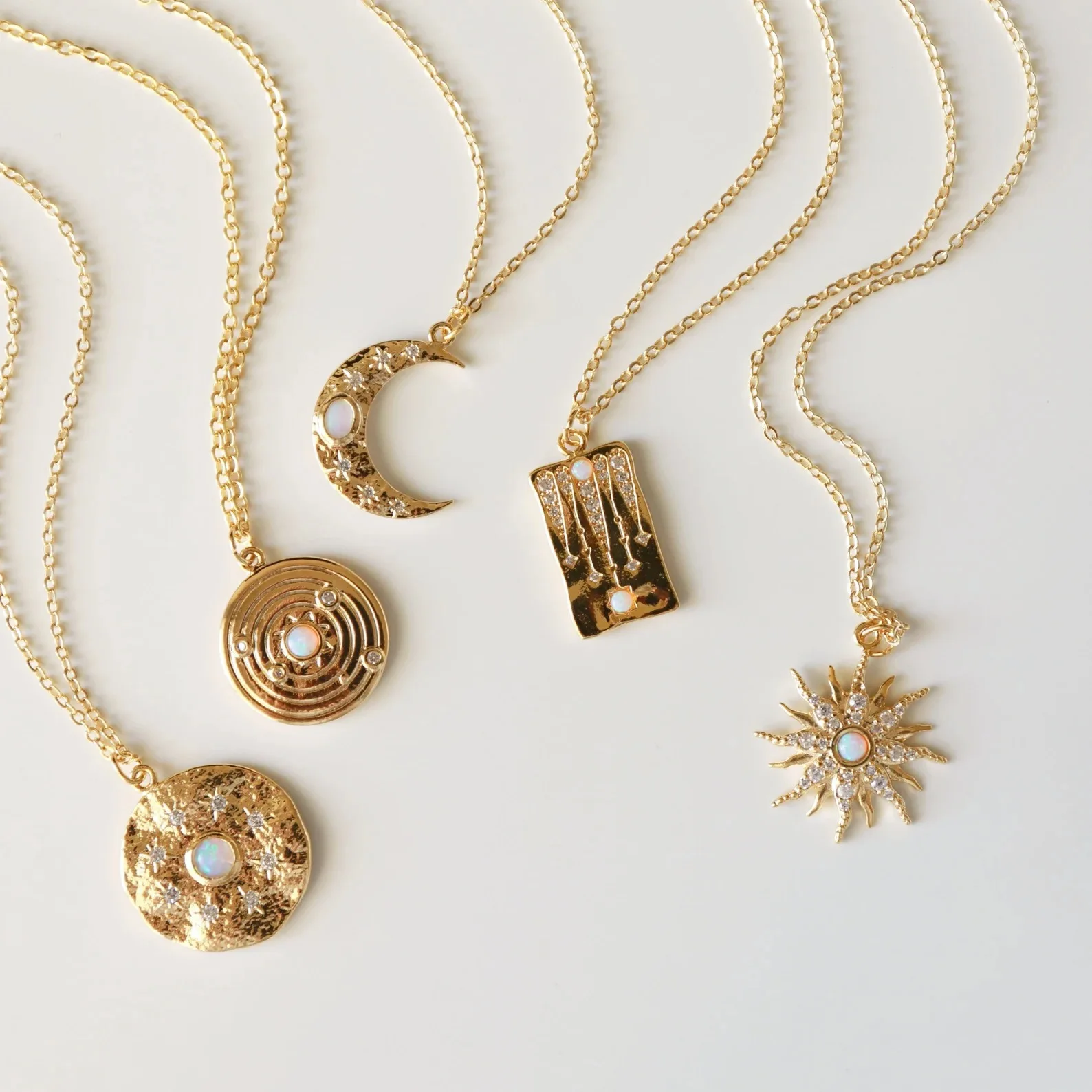 Fashion New Gold Plated Stainless Steel Star And Moon Necklace Opal Clavicle Chain Necklace For Women Ladies