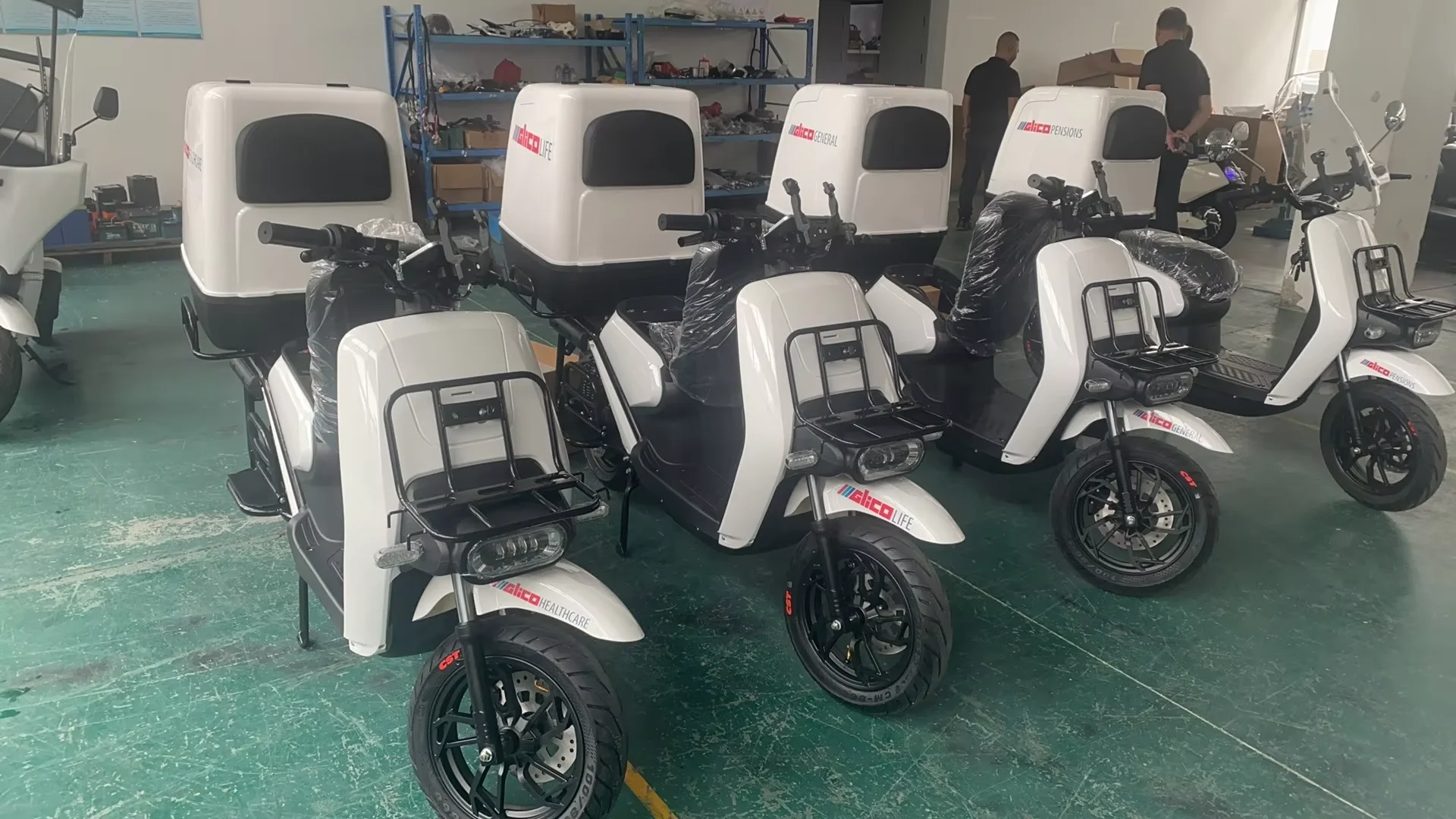 Factory Direct 3000W Motor Electric Motorcycle 62V Hot Selling Sport Bike E- Motorcycle for food delivery adult