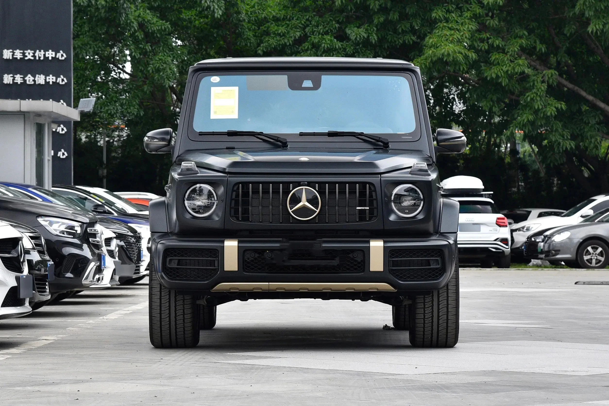 Mercedes-Benz G-Class AMG 2024 модель G 63 Jiachen Zhencang edition внедорожник среднего размера 4 0 т 585 лошадиных сил V8 Максимальная скорость 220 км/ч