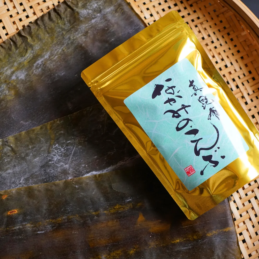 Японские сушеные водоросли Hokkaido (Konbu) для супового бульона измельченные