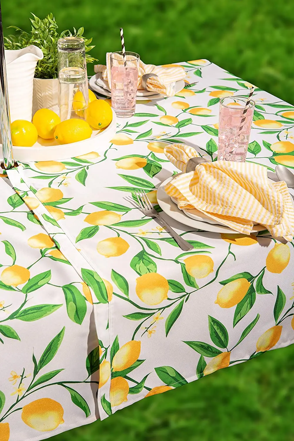 Printed Tablecloth Rectangular Table Cloth Water repellent Easy to Clean Polyester Fabric Wholesale Outdoor tablecloth