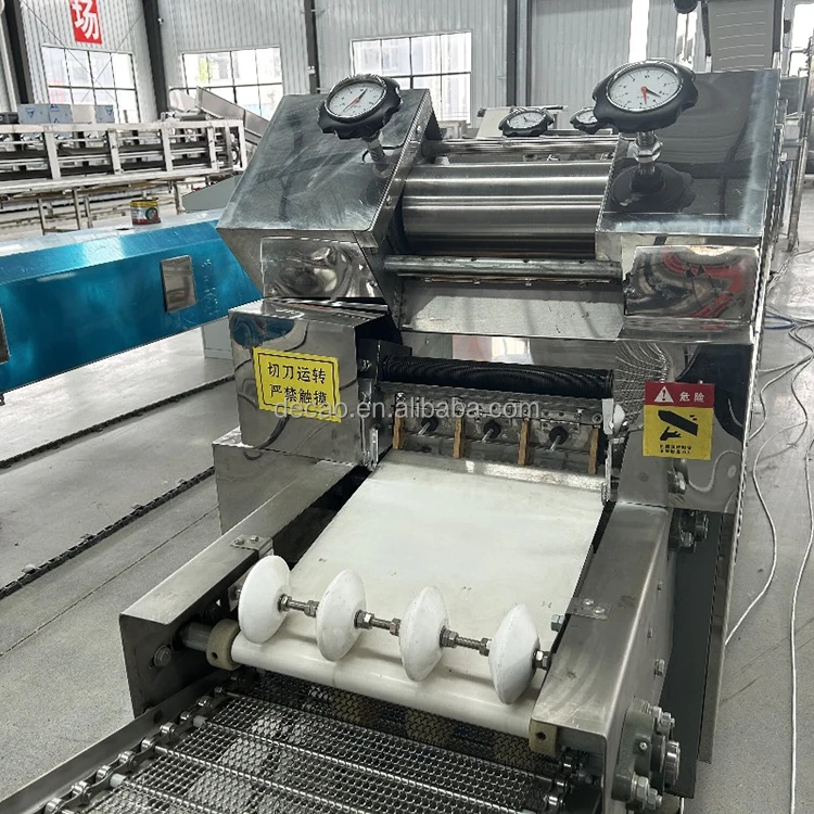 Small Scale Palm Oil Fried Instant Noodle Production Line/Maggi Instant Noodle Making Machine