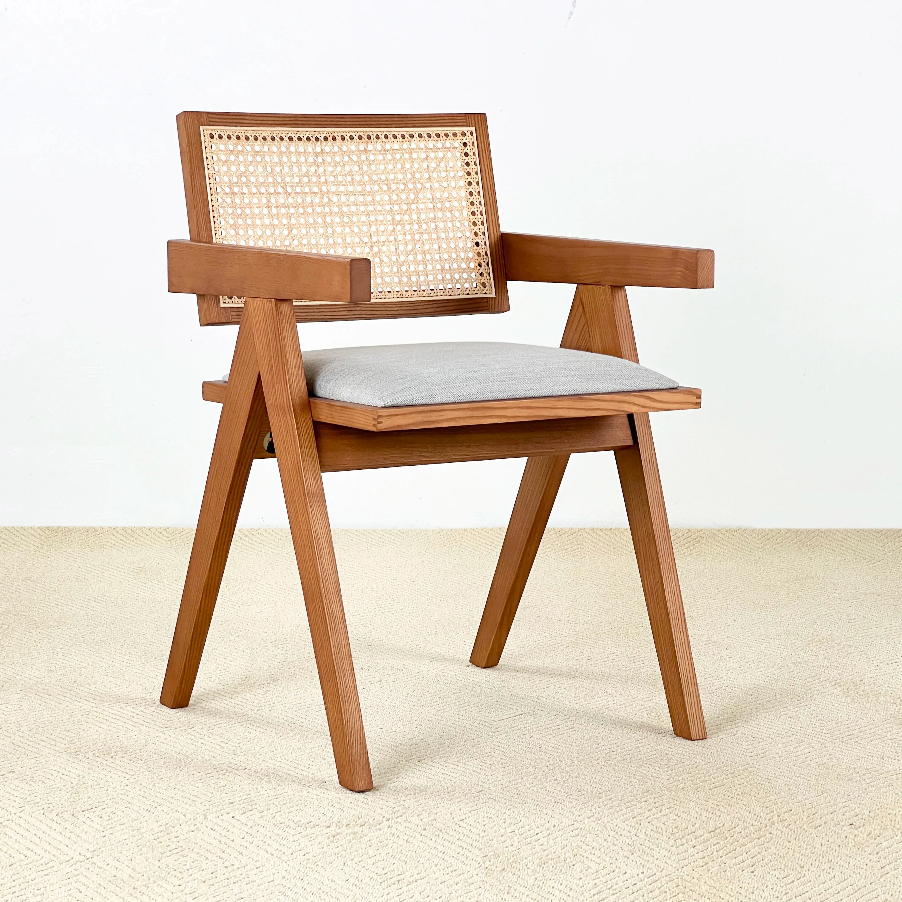 Chinese supplier design Dining room furniture contracted modern fabric dining chair with metal legs