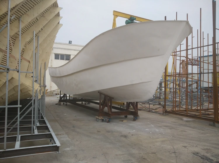 13.6m White Fiberglass Hull Modern Design Offshore Commercial Fiberglass Fishing Boat