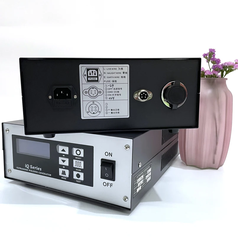 20KHZ 2000W Ultrasonic Welding Digital Generator for Ultrasonic Nonwoven Welding Plastic Welder