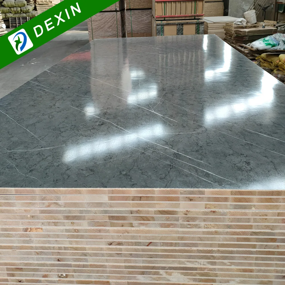 High Grade 18mm Gloss White or Grey Falcata/ Malacca Pine Pauiownia Core Melamine Block Board/Blockboard for Furniture