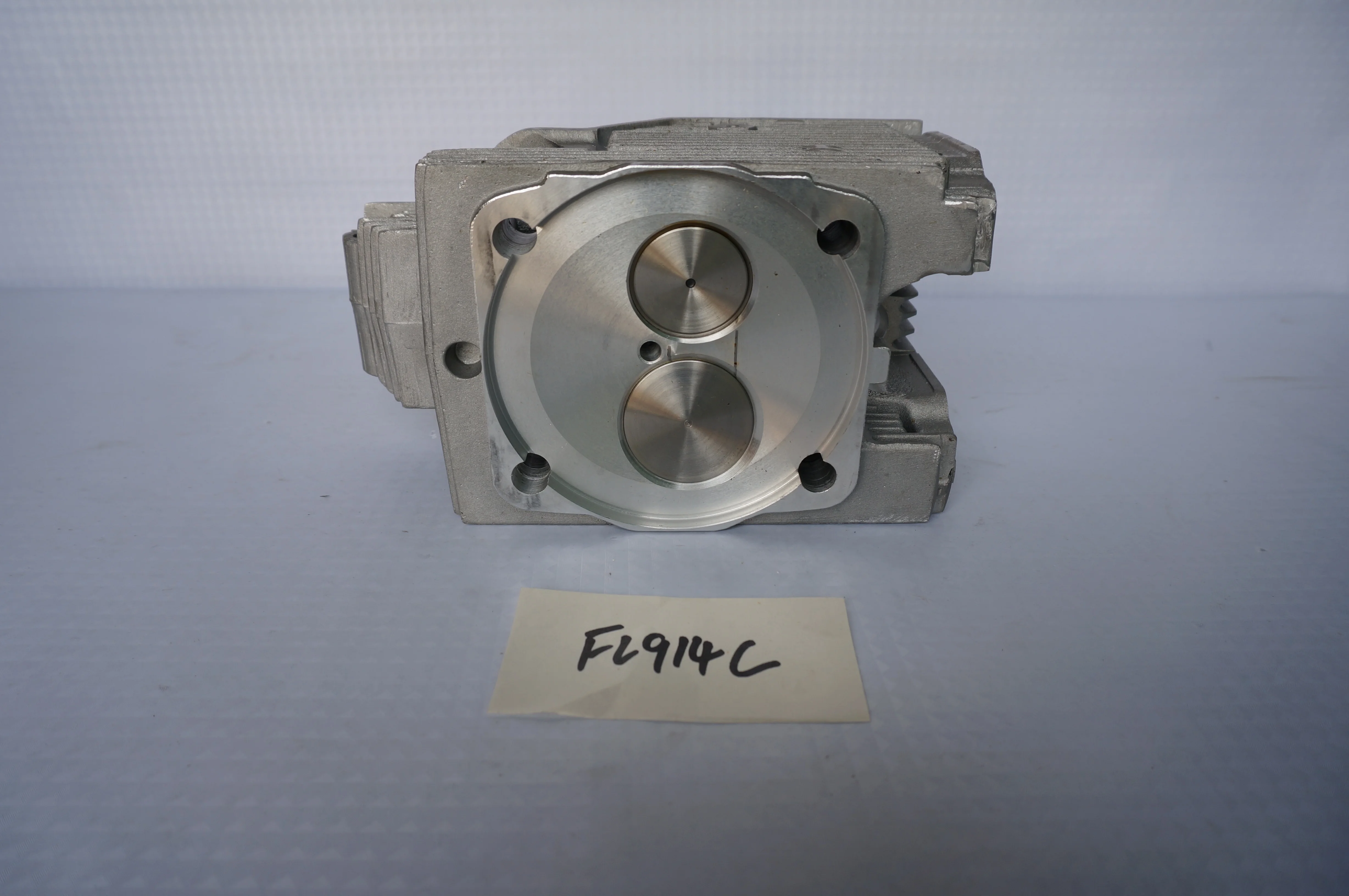  Детали двигателя Deutz для головки блока цилиндров FL912 BFL913C