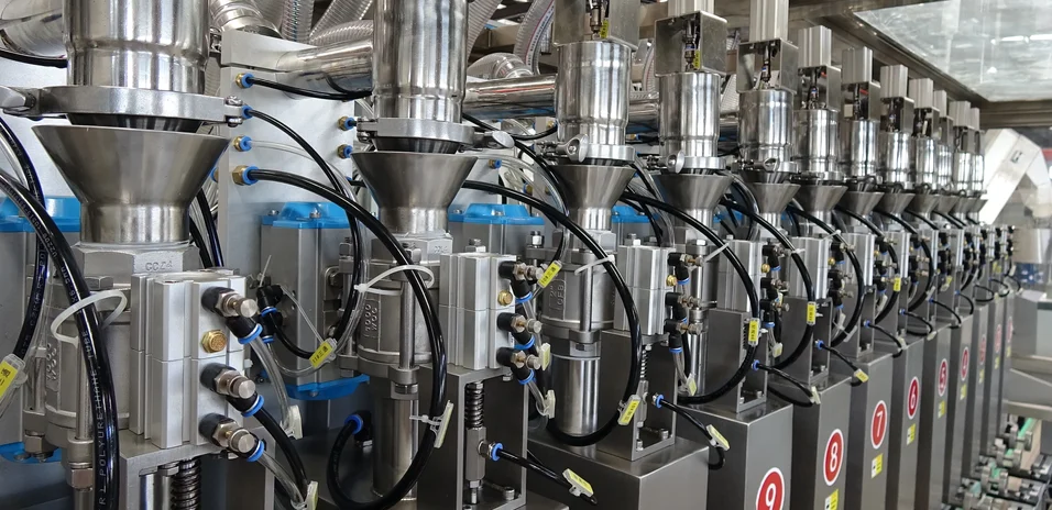 
Jiangsu manufacture customized GC4000-12 Automatic Liquid lubricant oil Weighing Filling Machine 