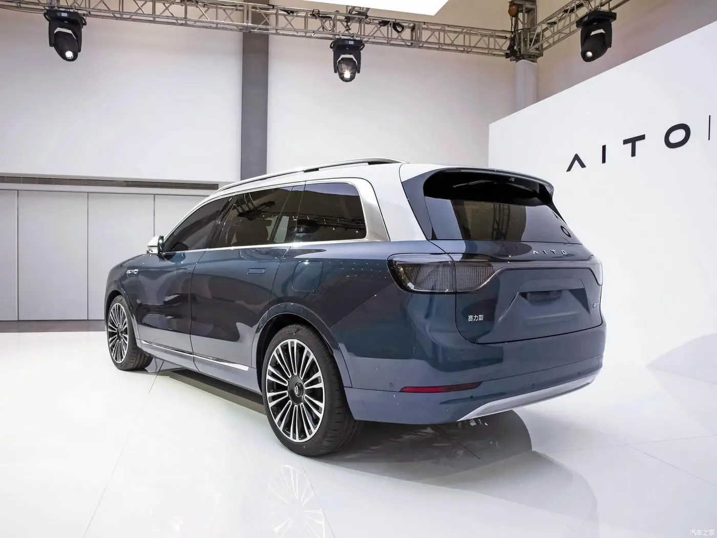 Hua Wei AITO M9 EV High grade end luduxry deluxe flagship Smart intelligent drive driverless electric Vehicle SUV MPV 7/6 seats